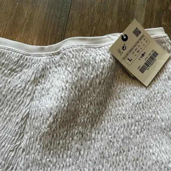 Zara Women's White Textured Shorts - Picture 2 of 9